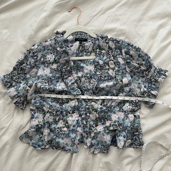 En Saison Ruffle Cropped Blouse - Picture 3 of 3